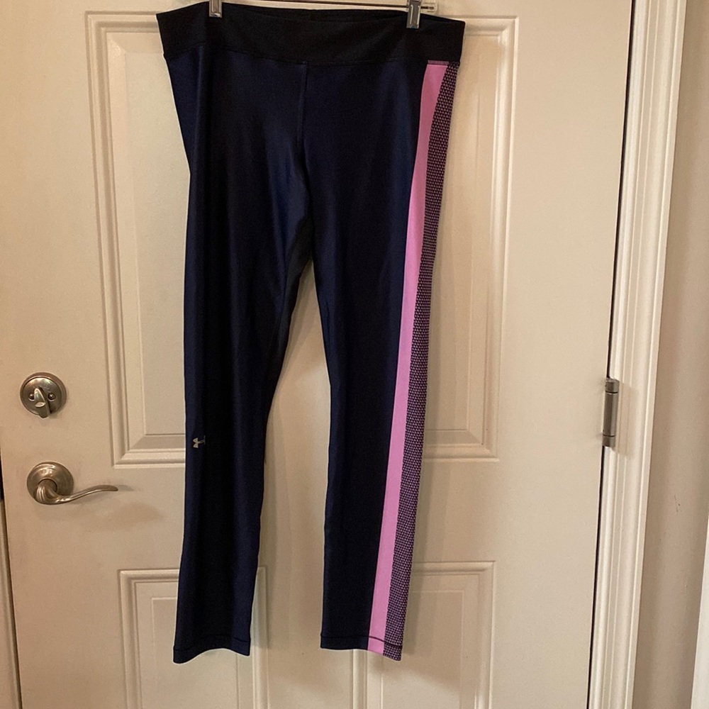 Under Armour Women’s Heat Gear Leggings, XL, Navy/Pink.